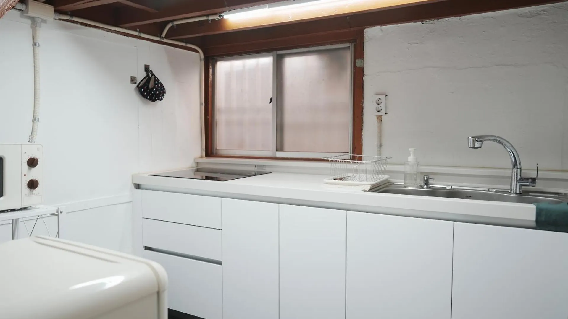 Lejlighed Licensed Private Hanok With Courtyard For 7, 10 Min To Metro Busan Sydkorea